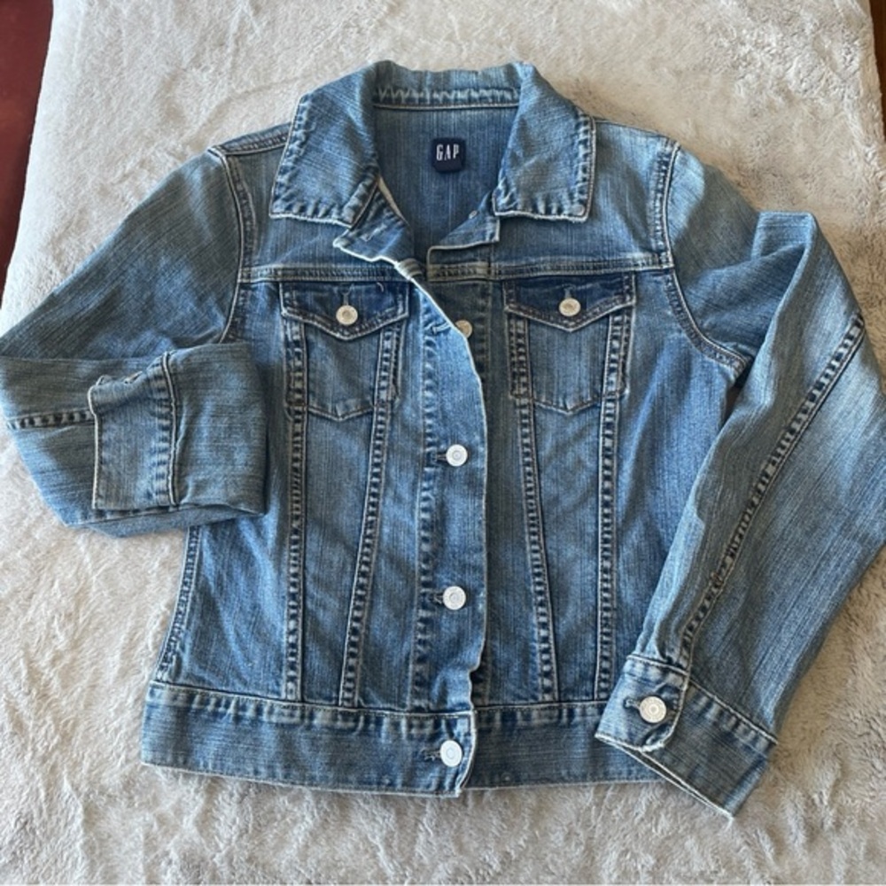 GAP Blue Denim Jacket medium wash women’s size small